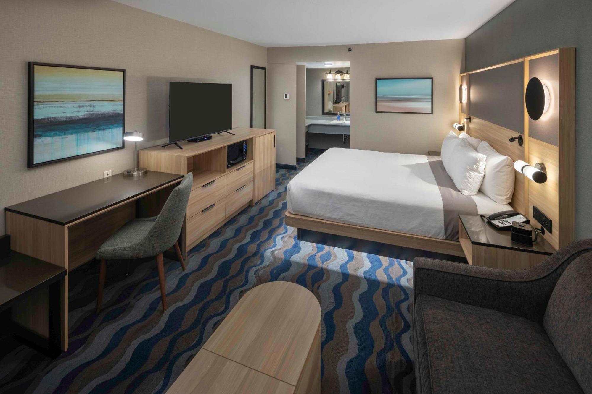 Accent Vancouver Airport Hotel 3*