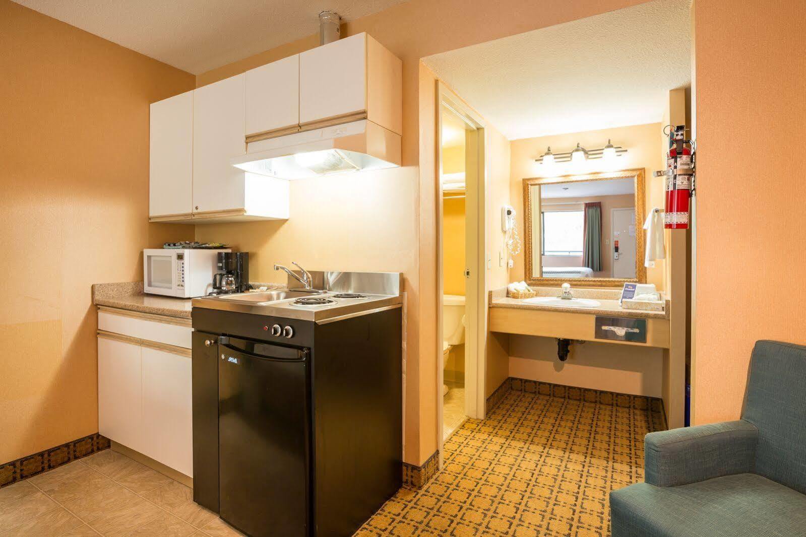Hotel Accent Vancouver Airport